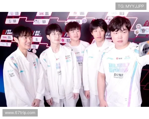 BLG与TES激战正酣 谁能笑到最后挑战LPL顶尖荣耀 BLG与TES激战正酣 谁能笑到最后挑战LPL顶尖荣耀