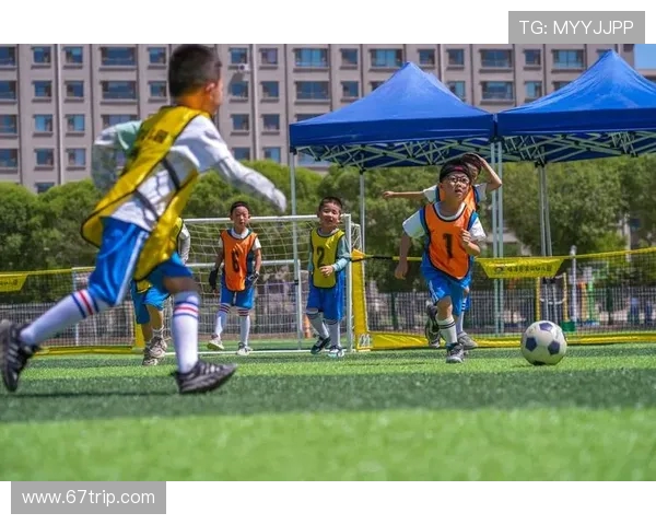 足球点燃激情梦想凝聚团队力量谱写绿茵场辉煌篇章 足球点燃激情梦想凝聚团队力量谱写绿茵场辉煌篇章