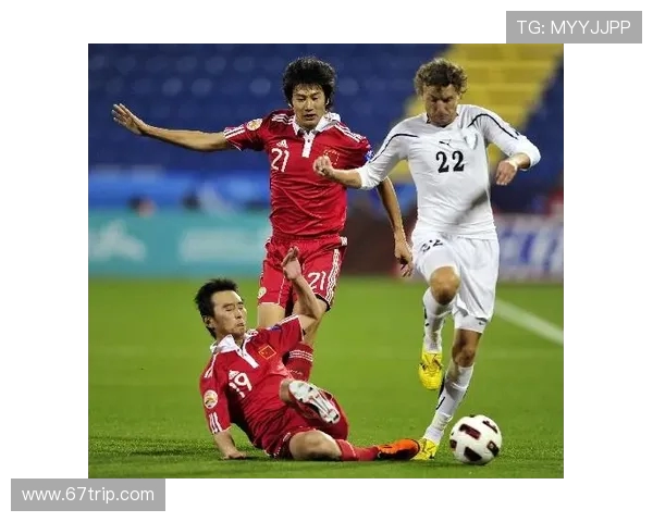 中国与乌兹别克斯坦足球对决精彩视频回顾与分析